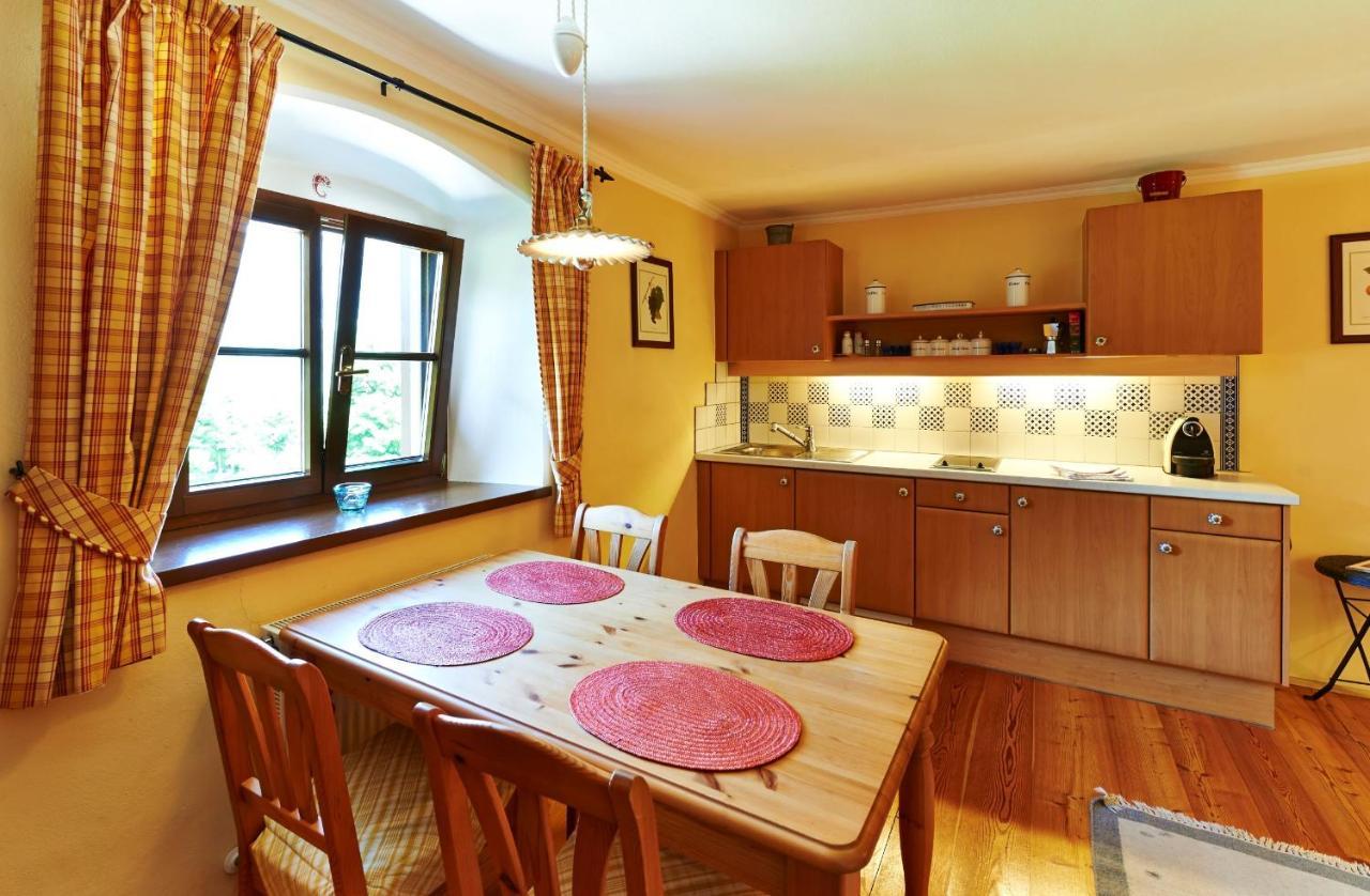 Ferienapartments Gutshof Brandis Лана Екстер'єр фото